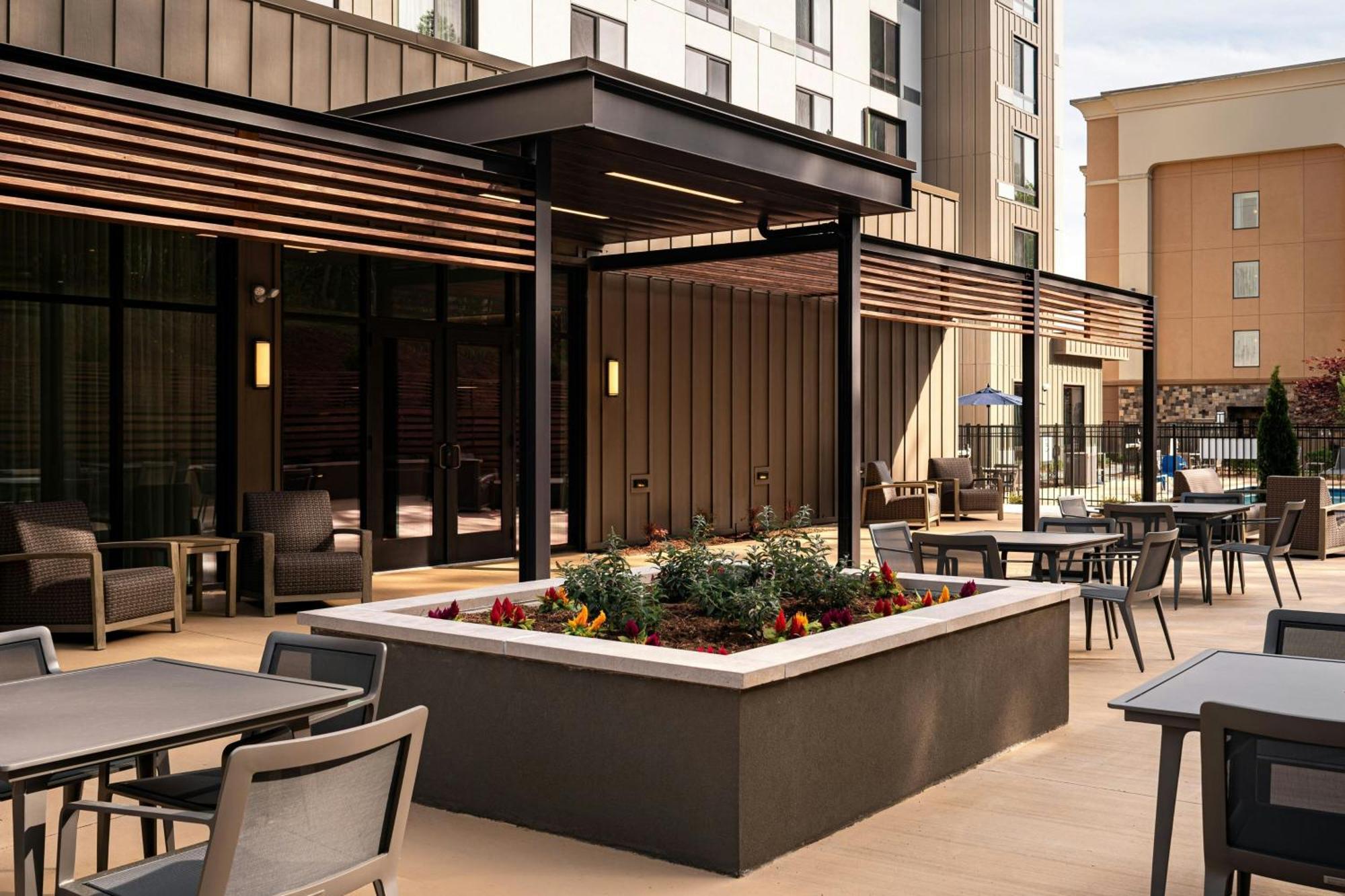 Готель Courtyard By Marriott Cleveland Tn Екстер'єр фото